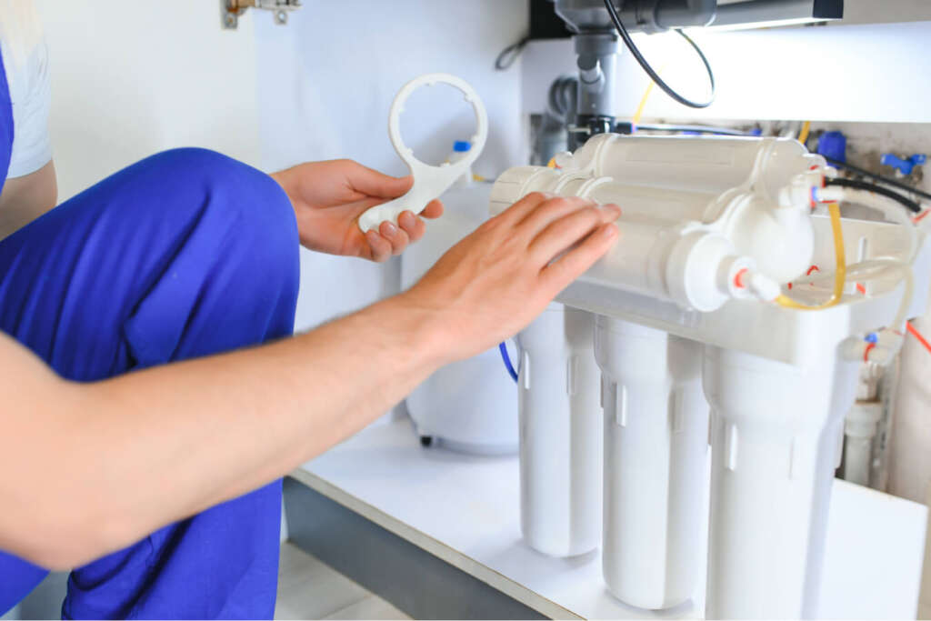 Installing a reverse osmosis system ensures clean, great-tasting water, but mistakes during setup can lead to leaks or poor performance. Whether you’re going DIY or hiring a pro, knowing common errors helps you avoid costly issues. Metro Water Filter of the South provides expert guidance for flawless installation.