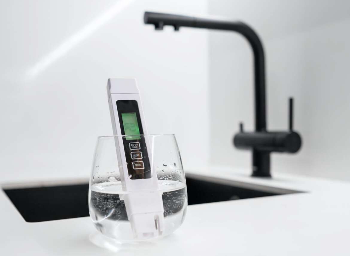 High TDS test in a glass of water