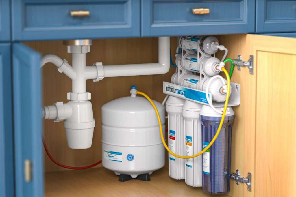 Compare countertop and under sink reverse osmosis systems to find the best water filtration solution for your kitchen and household needs.